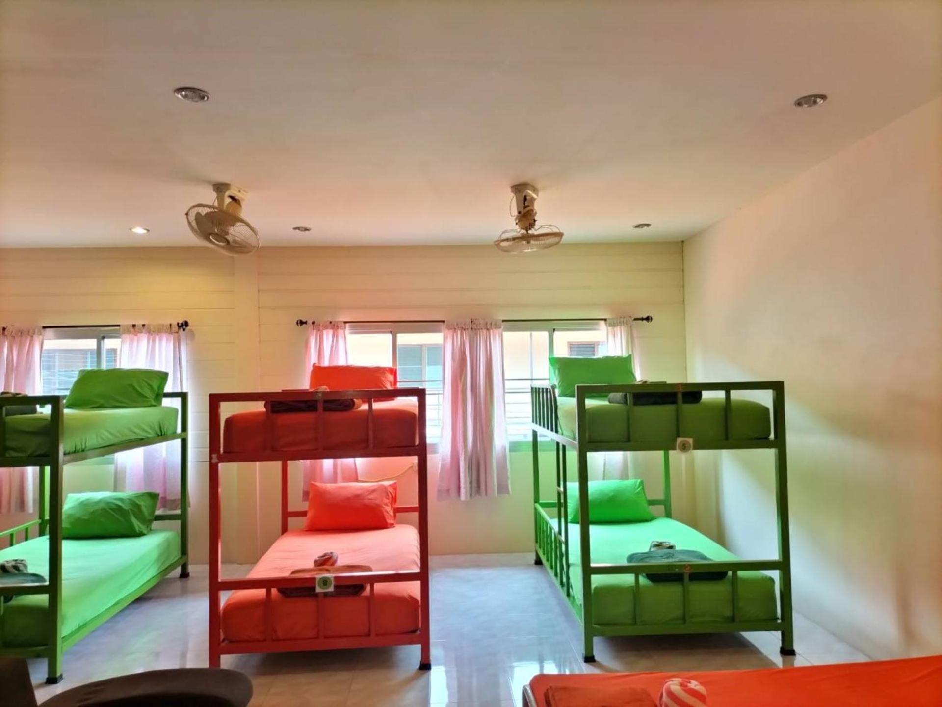 Lotus Hostel *
