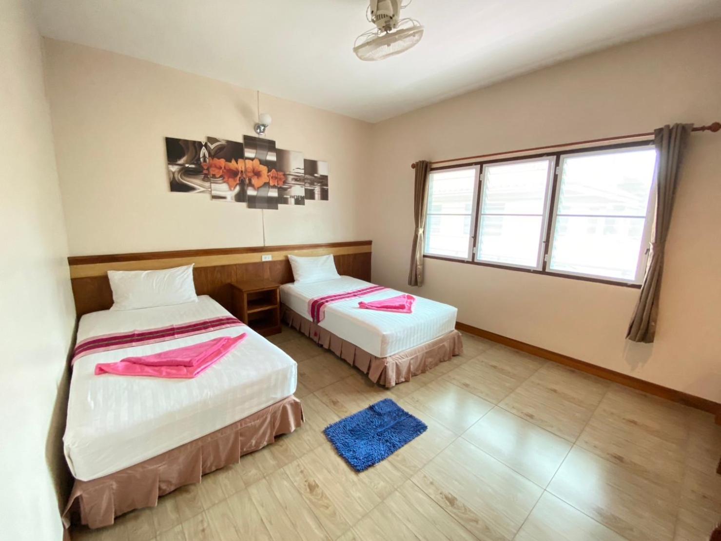 Hostel Lotus *